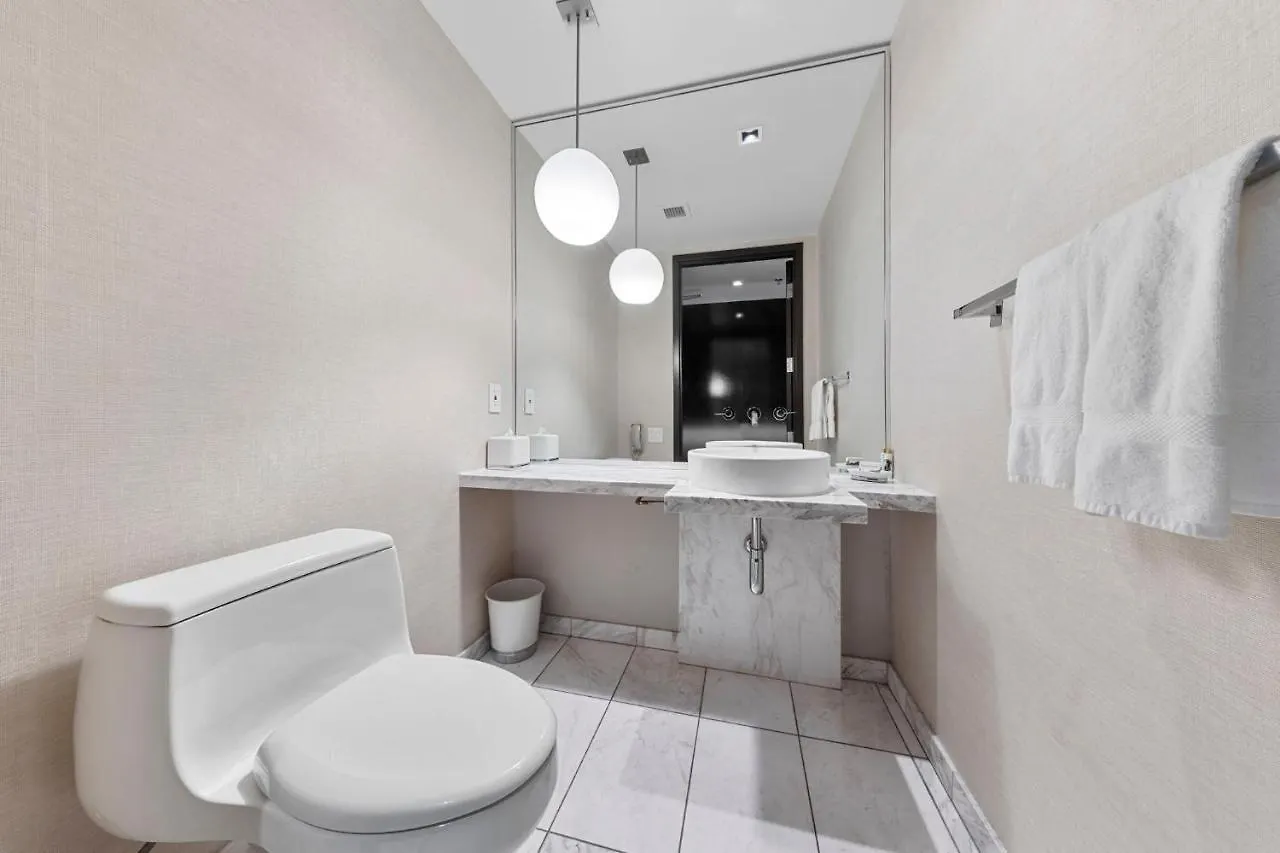 Huge Modern Luxury 17 Floor Panoramic Corner Suite With Open Balcony Las Vegas