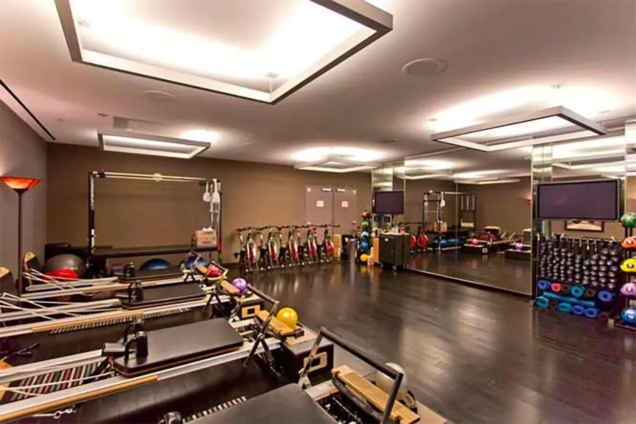 Apartment Huge Modern Luxury 17 Floor Panoramic Corner Suite With Open Balcony Las Vegas United States