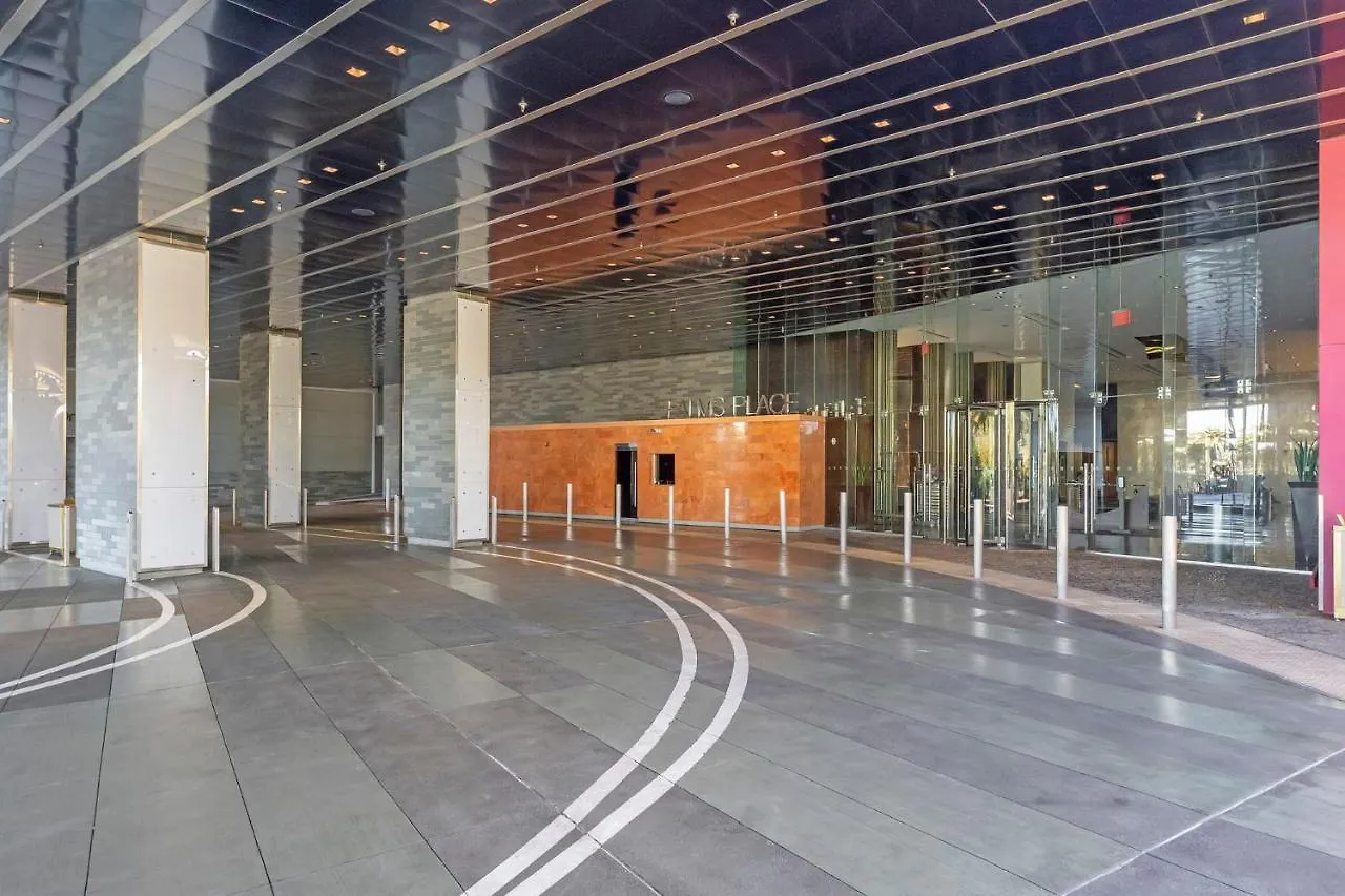 Huge Modern Luxury 17 Floor Panoramic Corner Suite With Open Balcony Las Vegas Apartment