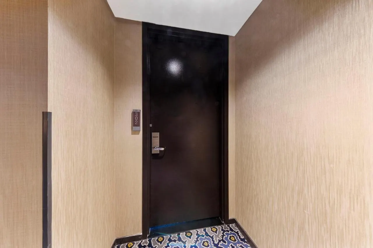 Huge Modern Luxury 17 Floor Panoramic Corner Suite With Open Balcony Las Vegas United States