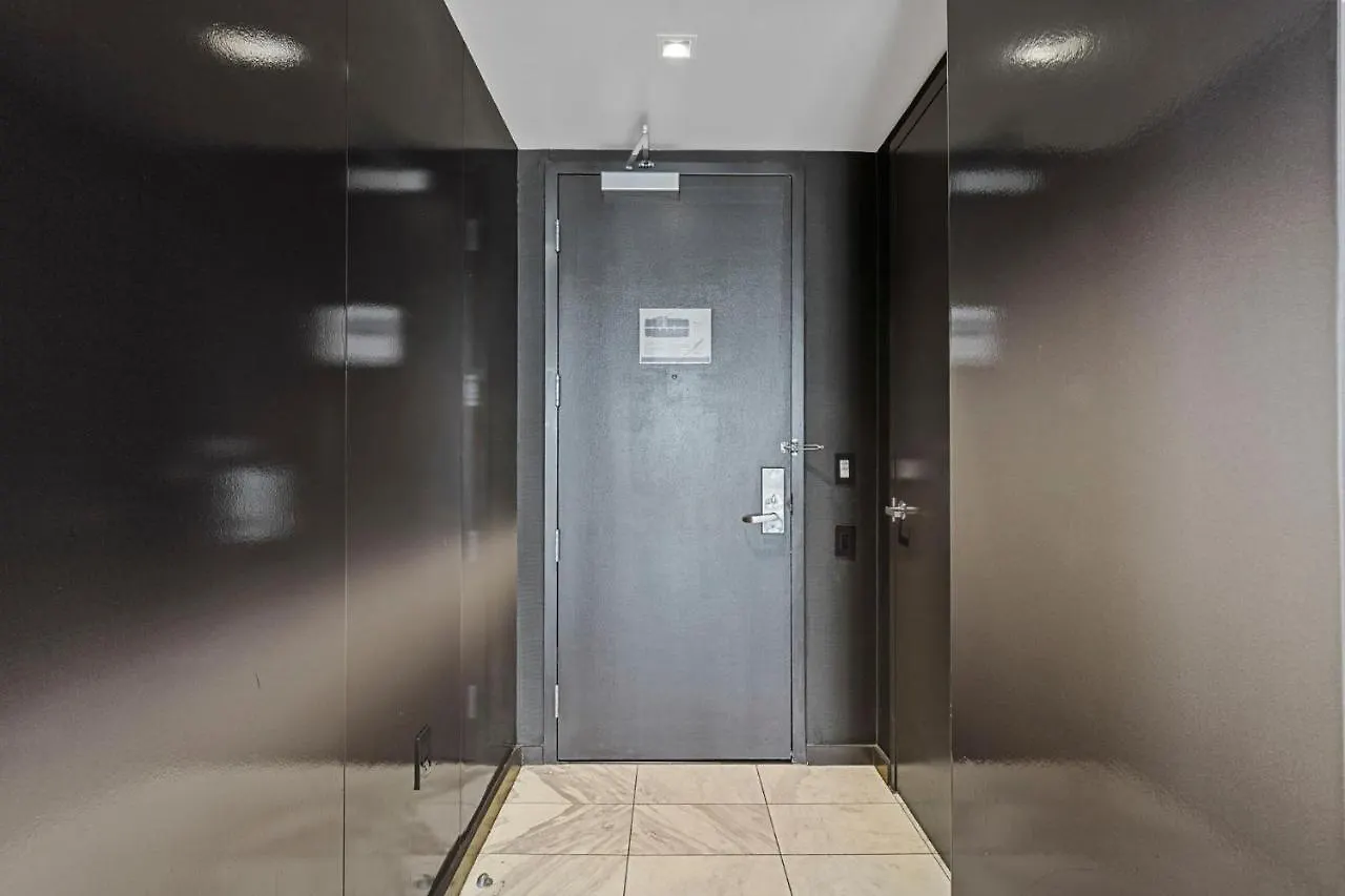 Huge Modern Luxury 17 Floor Panoramic Corner Suite With Open Balcony Las Vegas Apartment