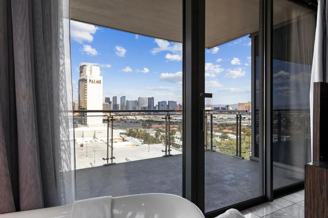 Huge Modern Luxury 17 Floor Panoramic Corner Suite With Open Balcony Las Vegas