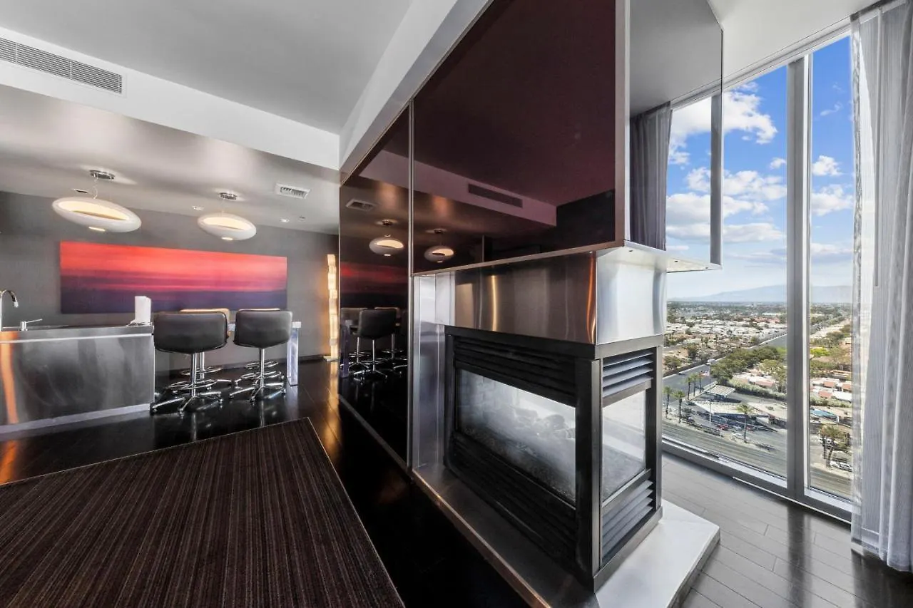 Huge Modern Luxury 17 Floor Panoramic Corner Suite With Open Balcony Las Vegas Apartment