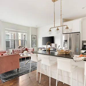  Holiday home Hart 16 By Avantstay Gorgeous Town House W Modern Amenities In United States