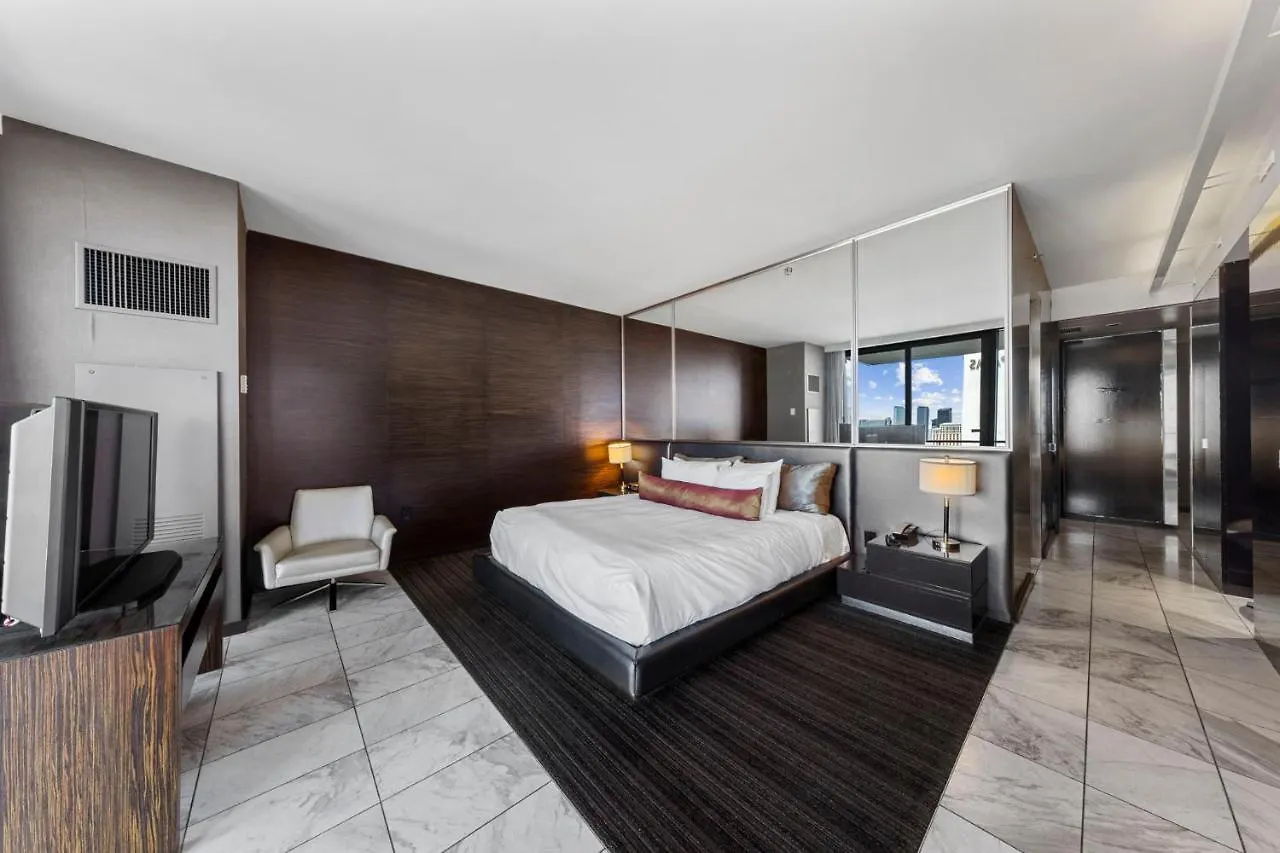Apartment Huge Modern Luxury 17 Floor Panoramic Corner Suite With Open Balcony Las Vegas