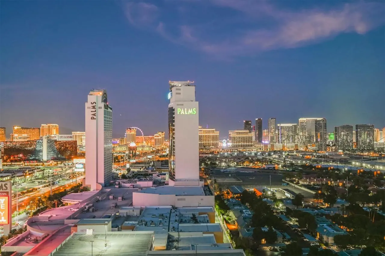 Huge Modern Luxury 17 Floor Panoramic Corner Suite With Open Balcony Las Vegas