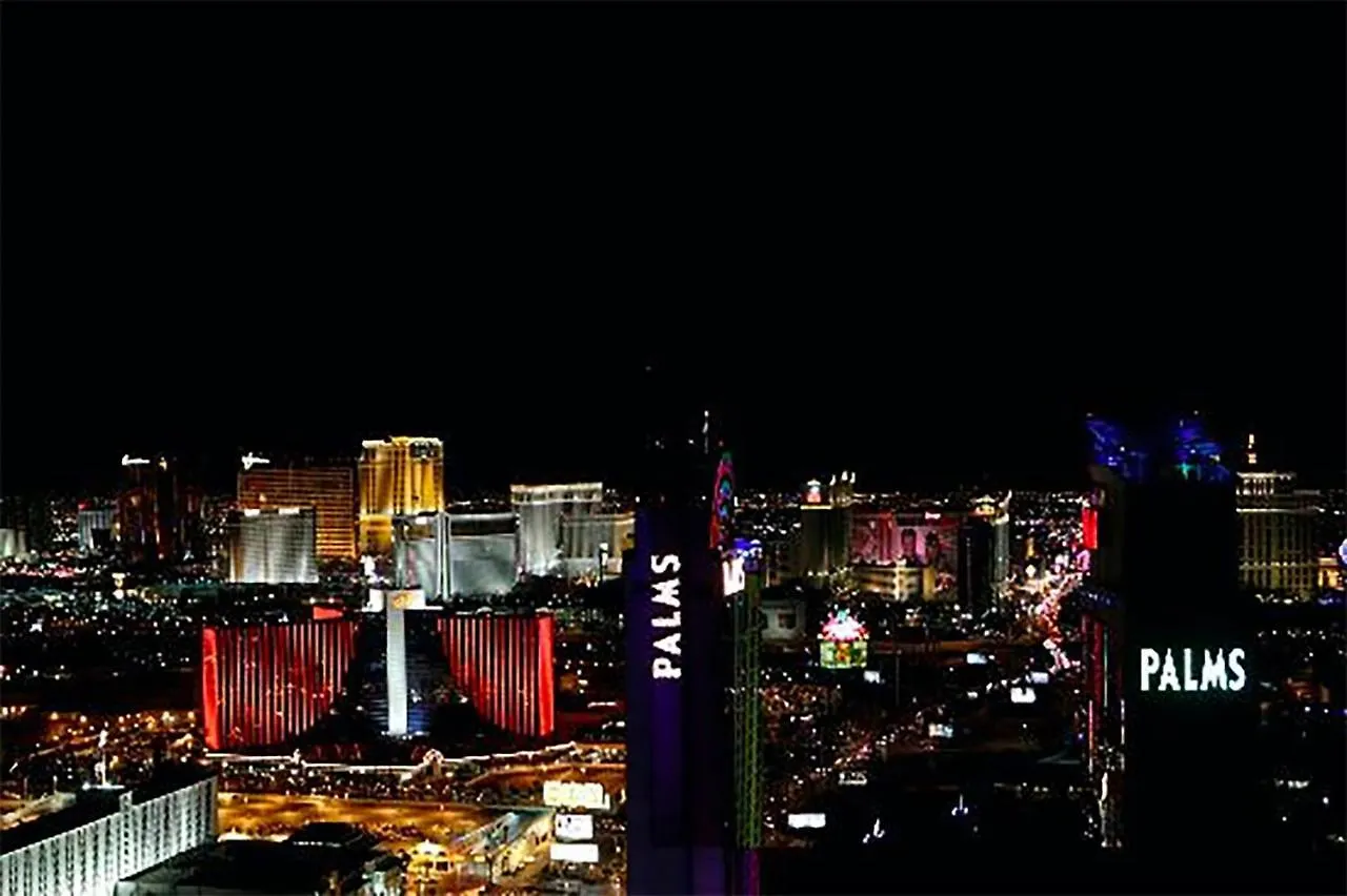 Apartment Huge Modern Luxury 17 Floor Panoramic Corner Suite With Open Balcony Las Vegas